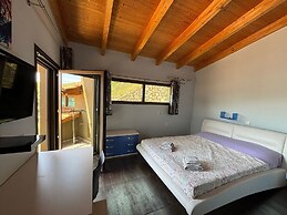 Smaragdine Blue Villa