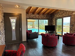 Smaragdine Blue Villa