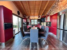 Smaragdine Blue Villa