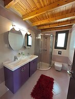 Smaragdine Blue Villa