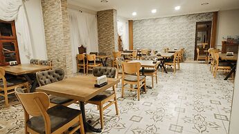 Uz Hotel Premium