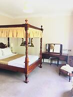 Albany Hotel