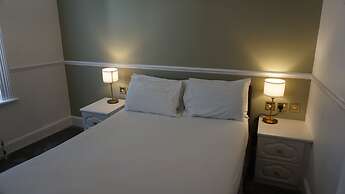 Albany Hotel