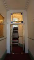 Albany Hotel