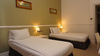 Albany Hotel