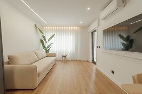 Downtown Premium With Balcony by Vacationy