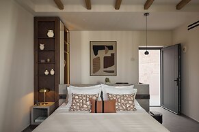 Kemelia Suites