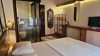 Mahzen Otel