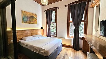 Mahzen Otel