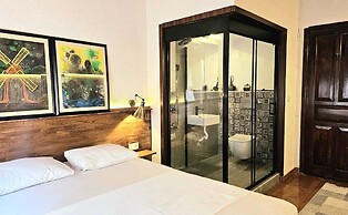 Mahzen Otel