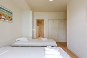 Huswell - Stunning Views Prime Location