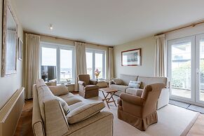 Huswell - Stunning Views Prime Location
