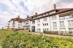 Huswell - Stunning Views Prime Location