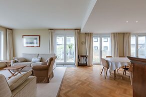 Huswell - Stunning Views Prime Location