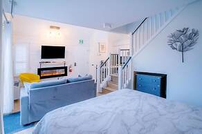 Loft with a View of Blue