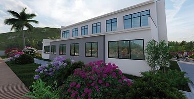 Sapphire Sands by Bay Gardens Resorts