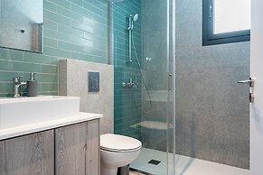 Solenne Stylish 2-BR Apt in Larnaca
