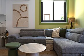 Solenne Stylish 2-BR Apt in Larnaca