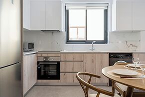 Solenne Stylish 2-BR Apt in Larnaca