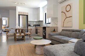 Solenne Stylish 2-BR Apt in Larnaca