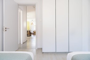 Solenne Stylish 2-BR Apt in Larnaca