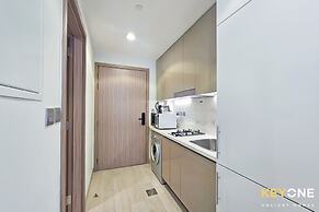 Chic Modern Studio in Azizi Riviera