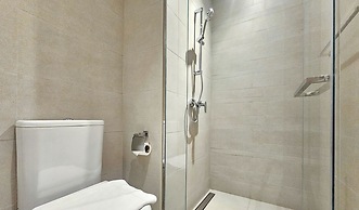 Chic Modern Studio in Azizi Riviera