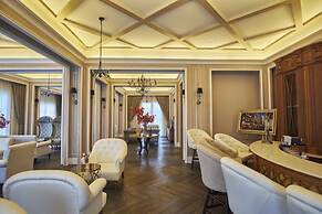 Seven Seas Cote d'Azur  with Pool& Gym
