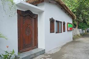 Abams Gili Air