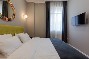 hotel lifetime