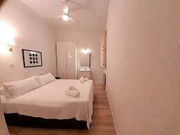 Calma House