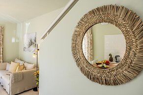 Laranca Oneiro Seaside Villa