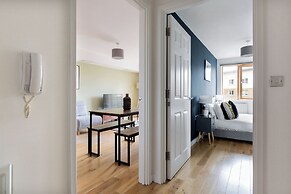 Modern Apartment in Bow