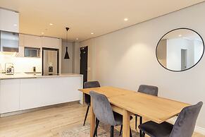 16 On Bree Executive Apartment