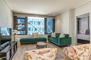 16 On Bree Executive Apartment