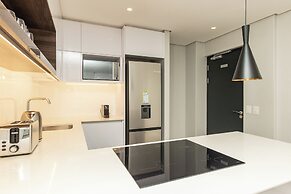 16 On Bree Executive Apartment