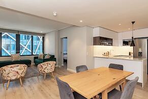 16 On Bree Executive Apartment