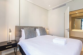 16 On Bree Executive Apartment