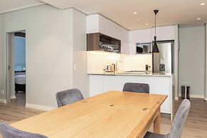 16 On Bree Executive Apartment