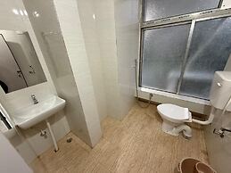 Hotel Alohi Grand