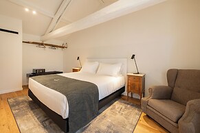 CasaNova Farmhouse