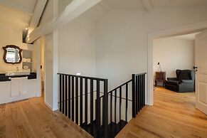 CasaNova Farmhouse
