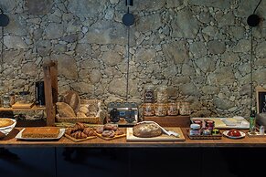CasaNova Farmhouse