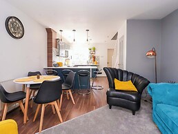 8 Wharfedale Mews