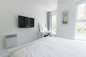 West Hull 2 bed apartment with Parking