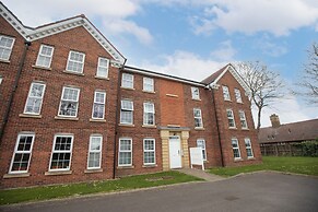 West Hull 2 bed apartment with Parking