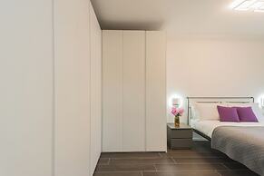 Princess Sofia's Lake Retreat by Rent all Como