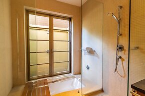 Exotic Pool Villa Solandra in Bangtao