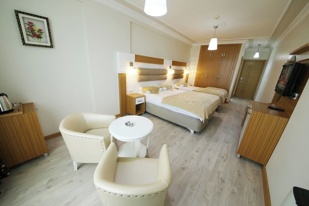 Okutur Otel