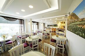 Okutur Otel
